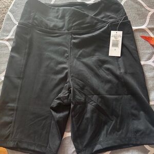 New Danskin Black Women's Cross Waist Bike Short Small